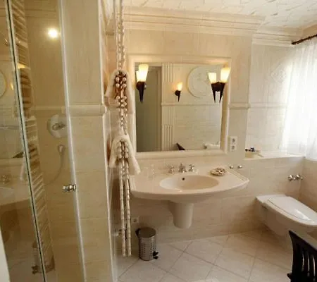 Altes Rathaus Hotel 3*