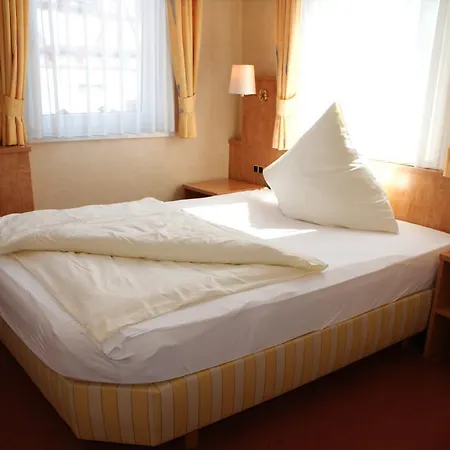 Altes Rathaus 3*